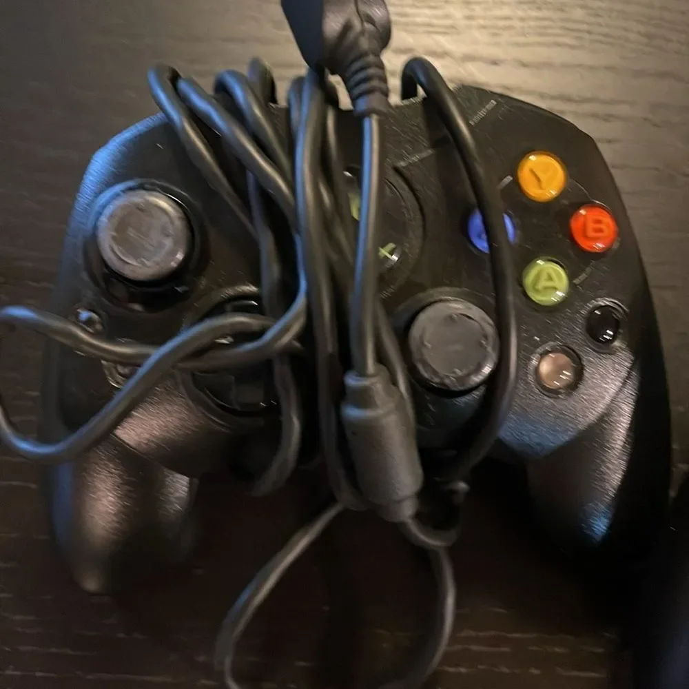 Black original Xbox controllers wired 2